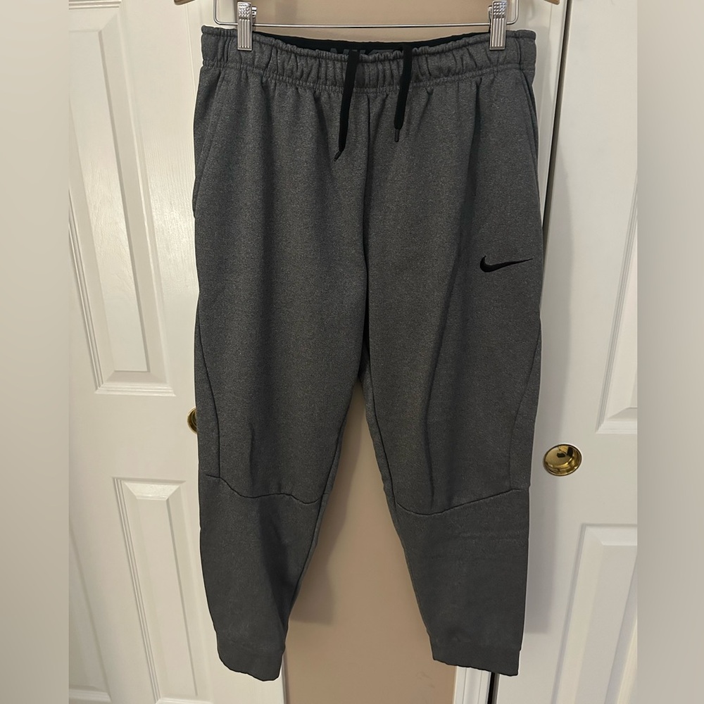 LIKE NEW Nike Dri-Fit Men’s Pants Size LARGE